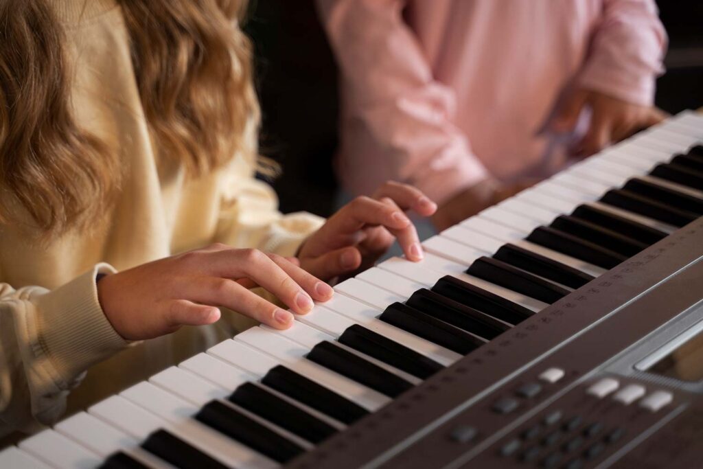Apprendre à jouer du piano sans lire la musique : est-ce possible ?